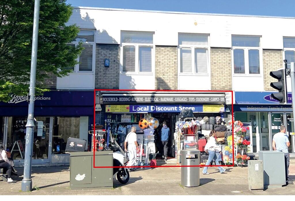 Main image of property: 57b Turners Hill, Cheshunt, Hertfordshire, EN8 8NT