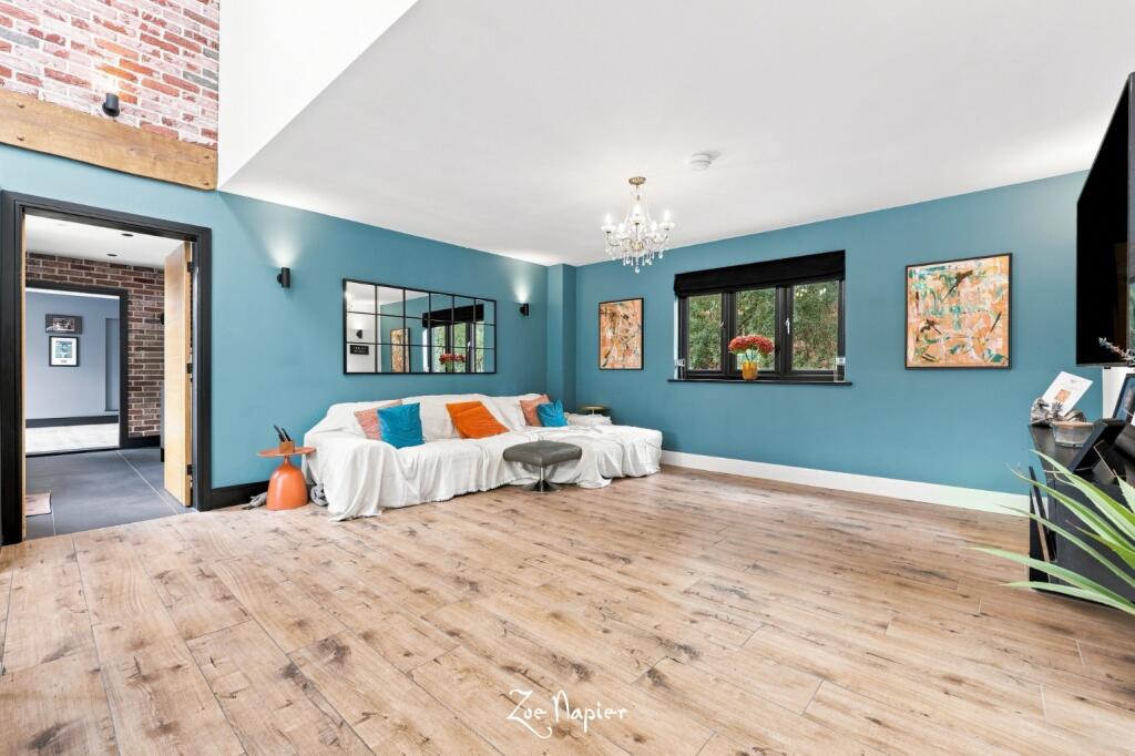 House in Maldon, Southminster - More