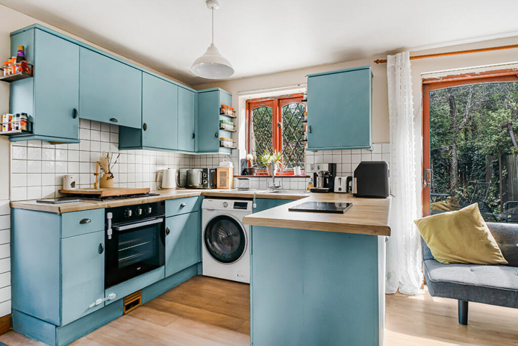 House in Wakefield - View 5