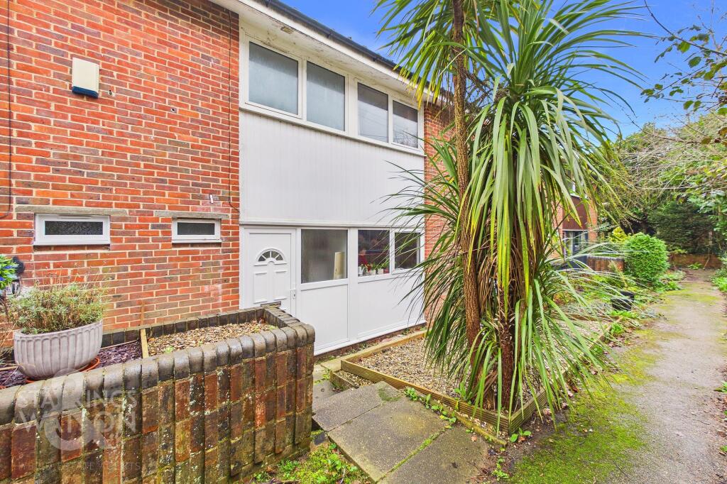 Main image of property: Finch Way, Brundall, Norwich