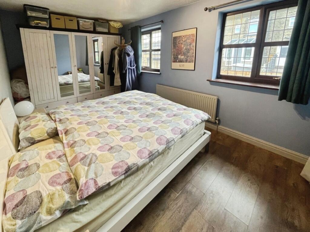 House in High Peak, Whitfield - More