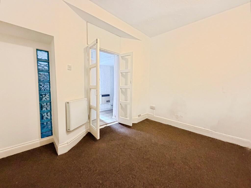 Apartment in Torquay - View 3