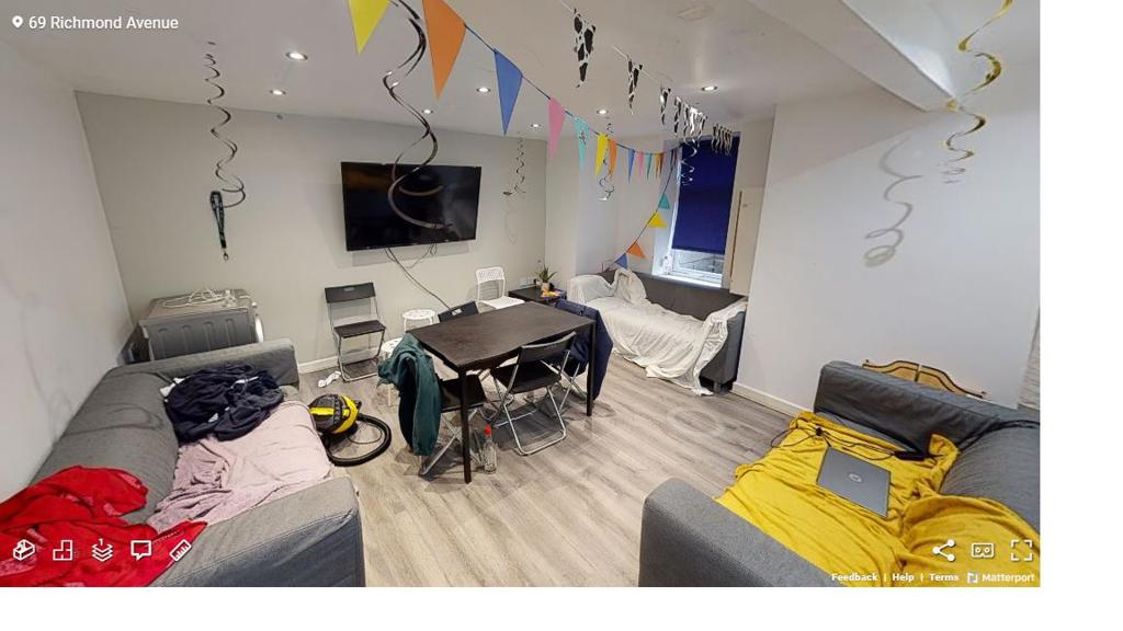 House in Leeds, West Yorkshire - View 4