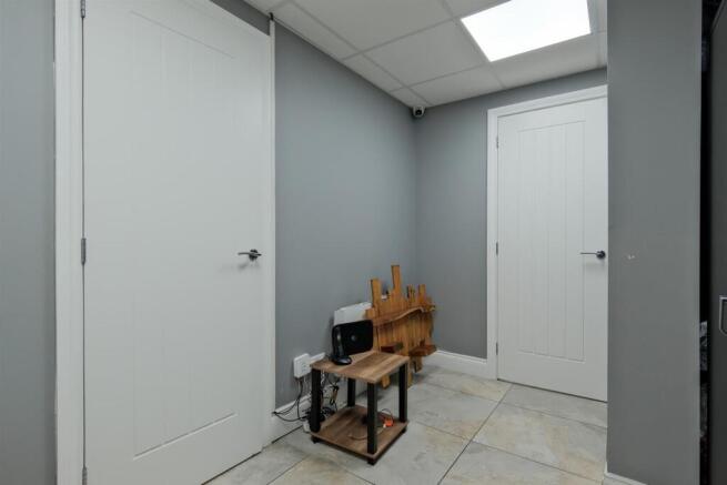 016-54 Main Street, Forth ML11 8BS.jpg