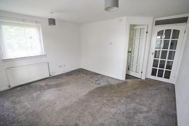 Apartment in Cumbernauld, North Lanarkshire - View 5