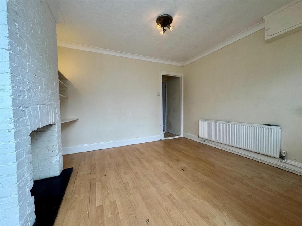 Princes Road, Burnham-on-Crouch photo 3