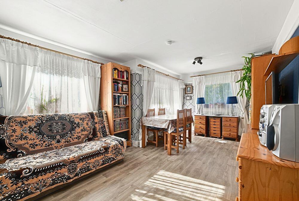 Main image of property: 13/5 Ardshiel Avenue, Edinburgh, EH4 7HR