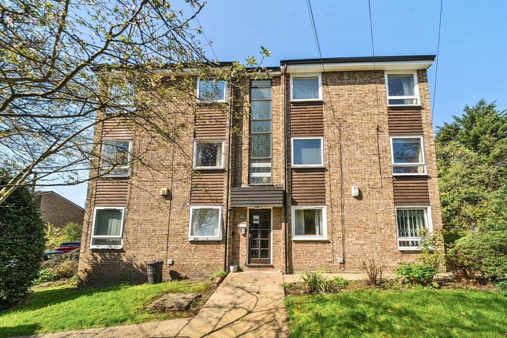 Main image of property: Grosvenor Park Gardens, Leeds