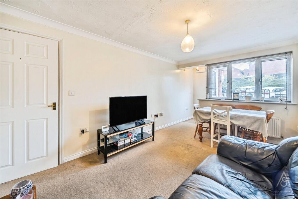 Lenborough Road, Buckingham, Buckinghamshire photo 3