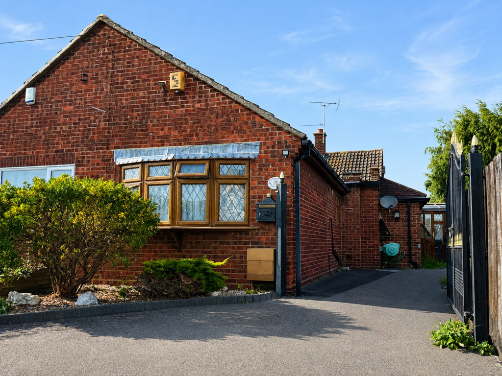 Main image of property: Monks Haven, Stanford-Le-Hope, SS17