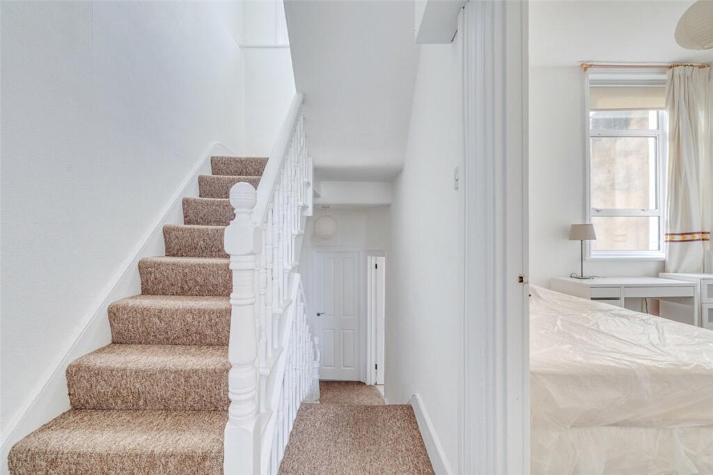 Apartment in London - More