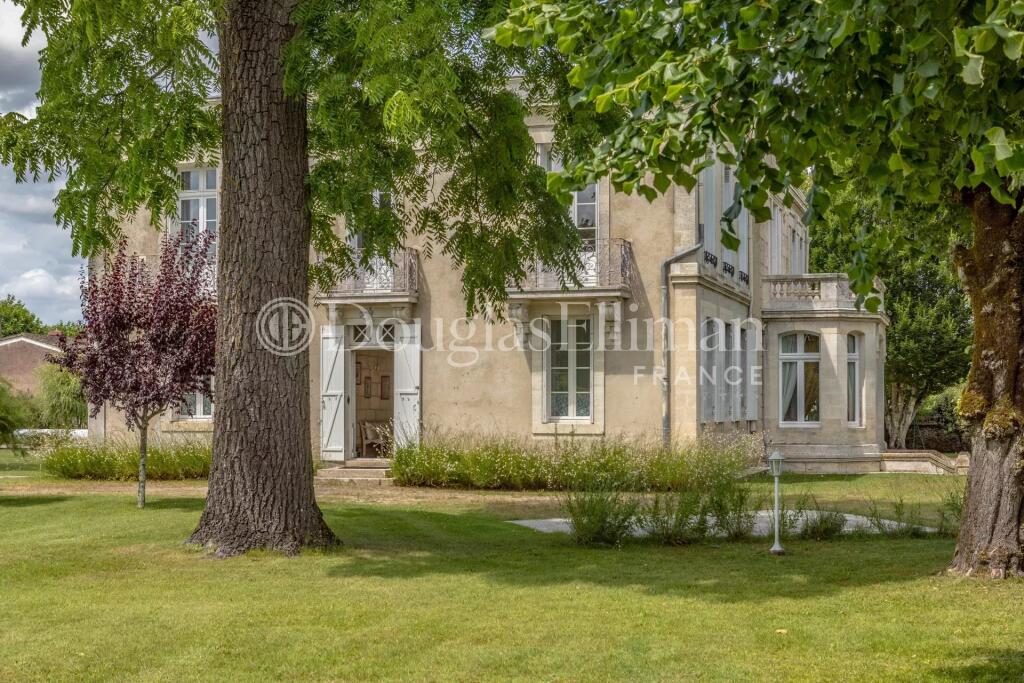 Main image of property: Aquitaine, Gironde, Bordeaux
