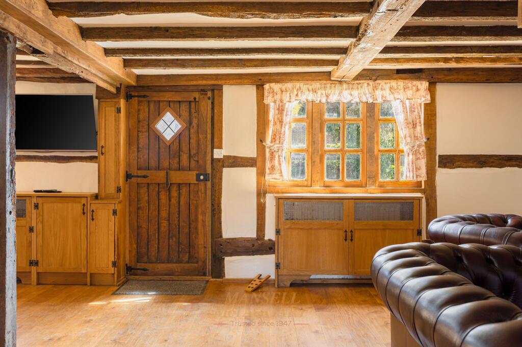 Langley Lane, Ifield, RH11 - View 5