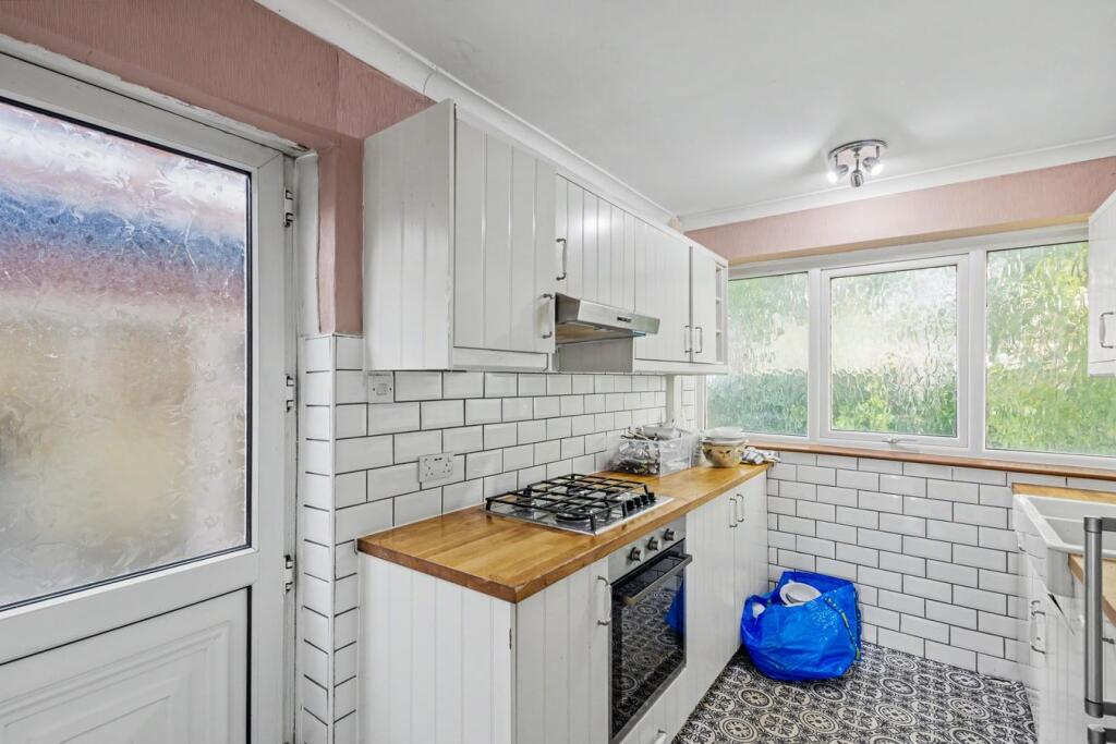 Whiteways, Bradford, BD2 - View 4