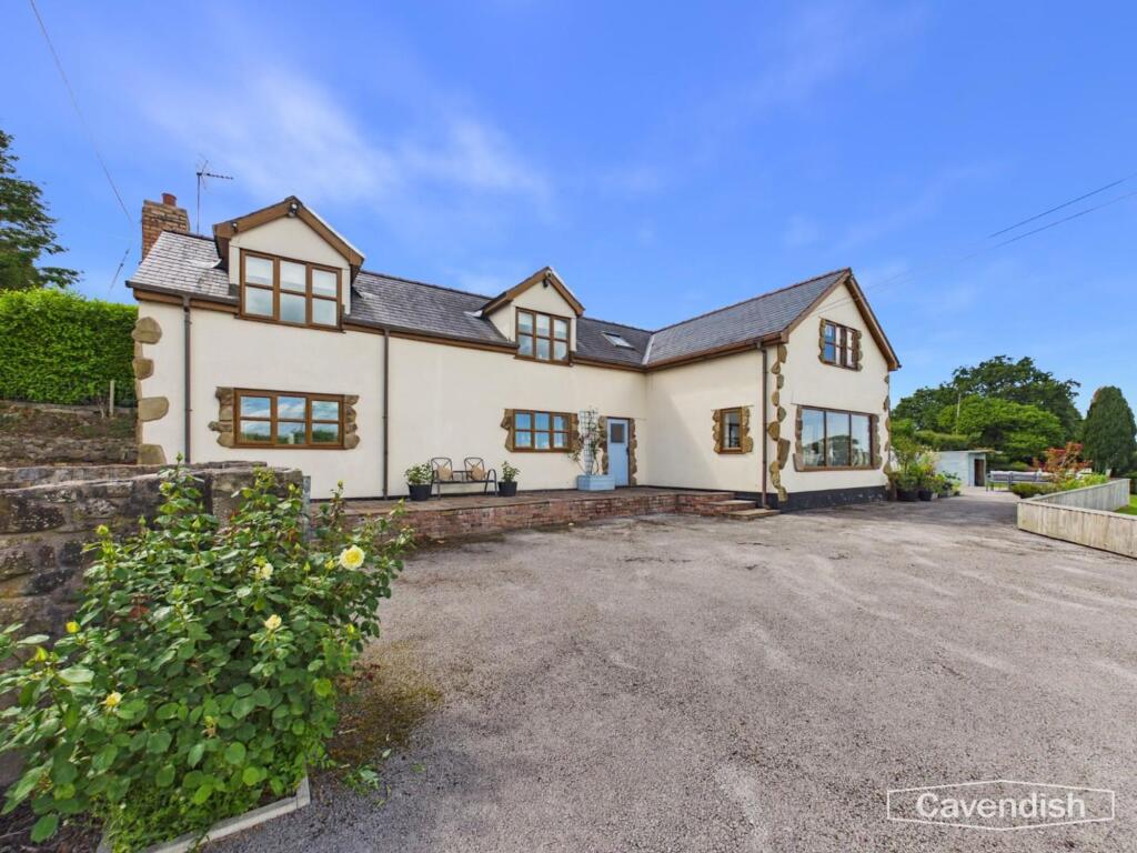 5-bed detached on Pontybodkin, Mold, CH7, £625,000