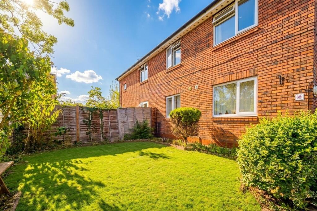 Main image of property: Carew Close, Stratford-Upon-Avon, CV37