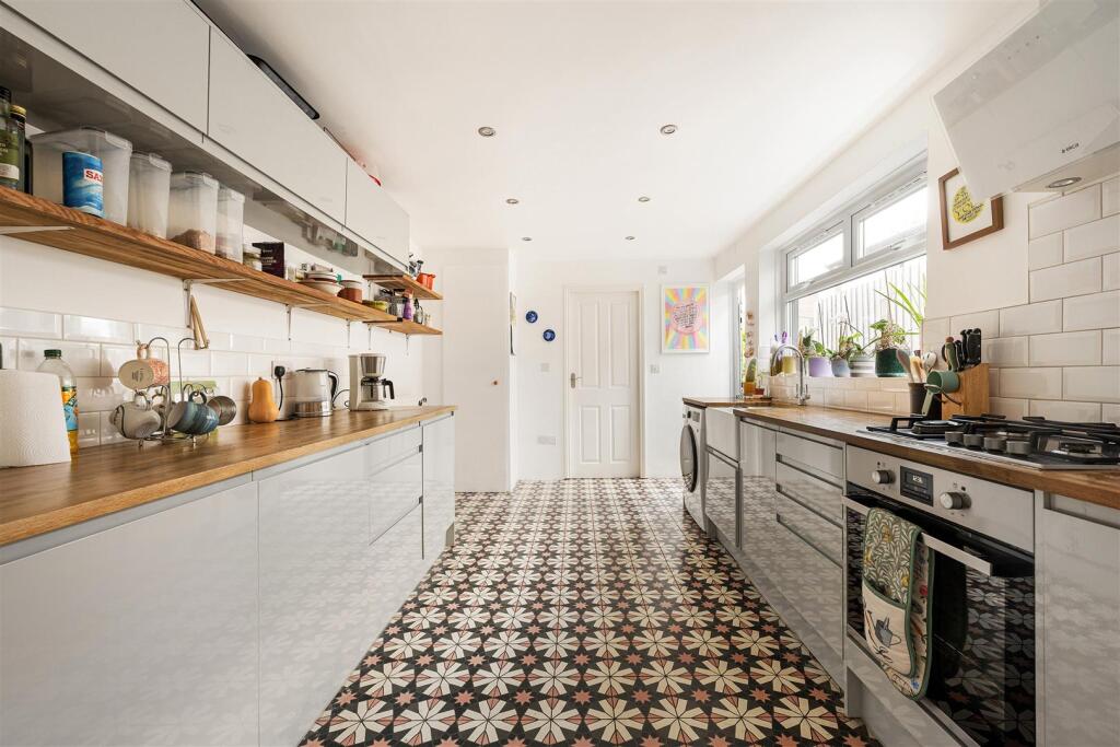 House in London - View 3
