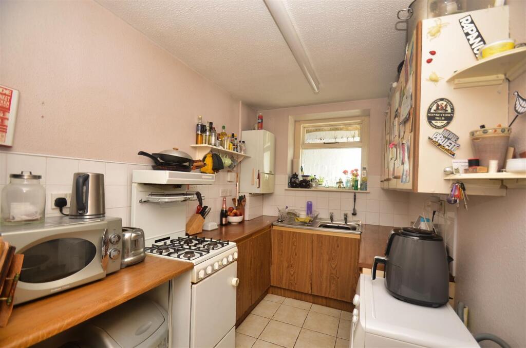 Apartment in Ryde, Elmfield - View 3