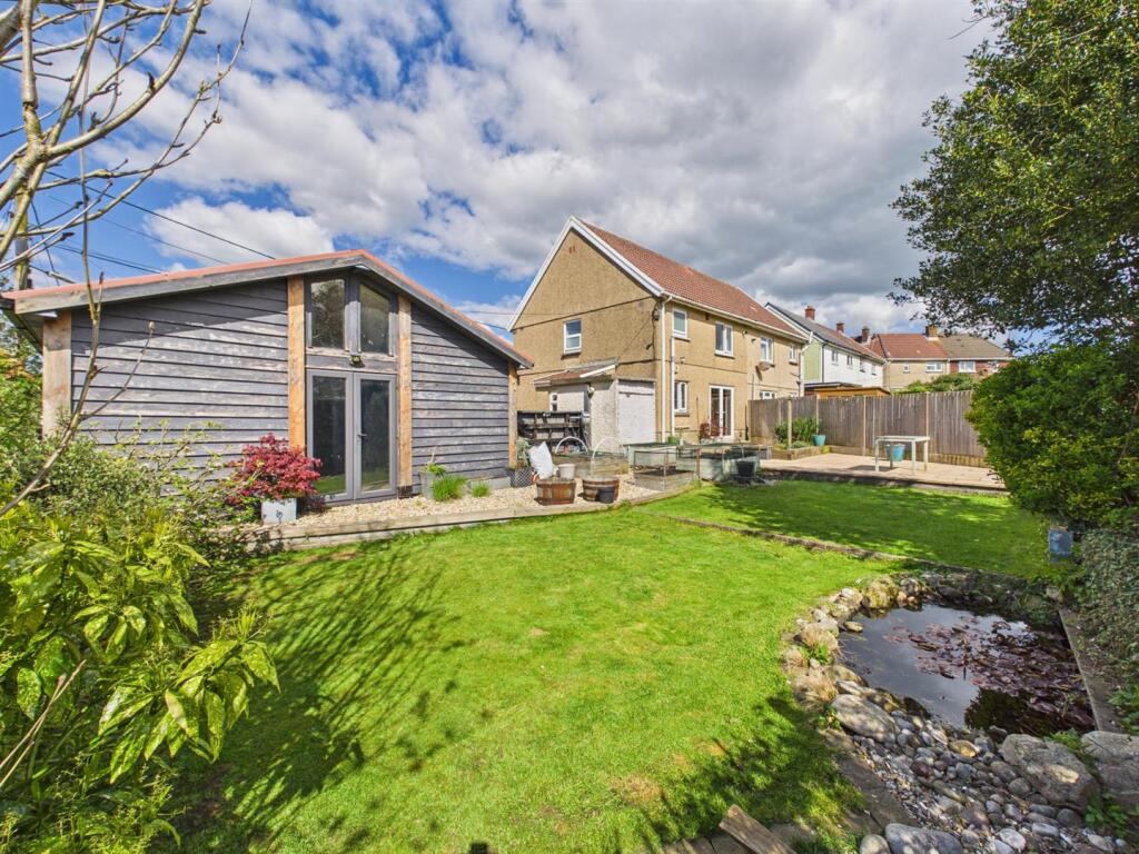 Main image of property: Rhydyffynnon, Pontyates, Llanelli