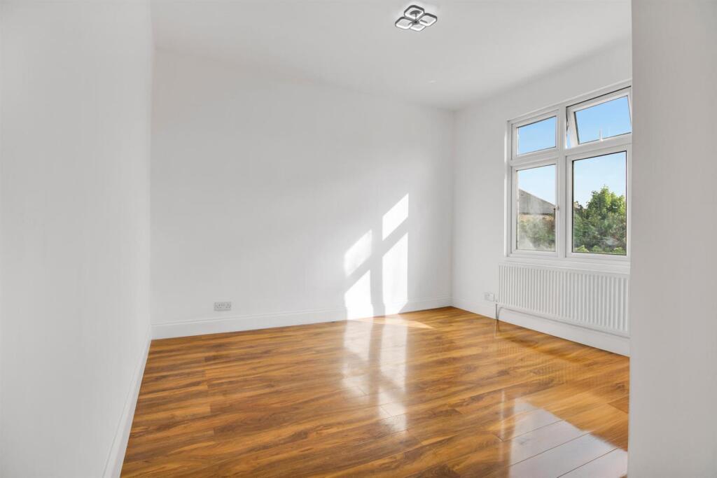 Apartment in London - View 3