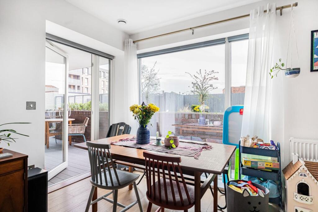 Main image of property: Camberwell Road, London, SE5