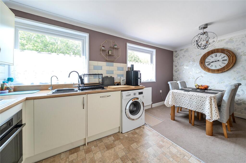 House in Basingstoke and Deane, Basingstoke - View 3