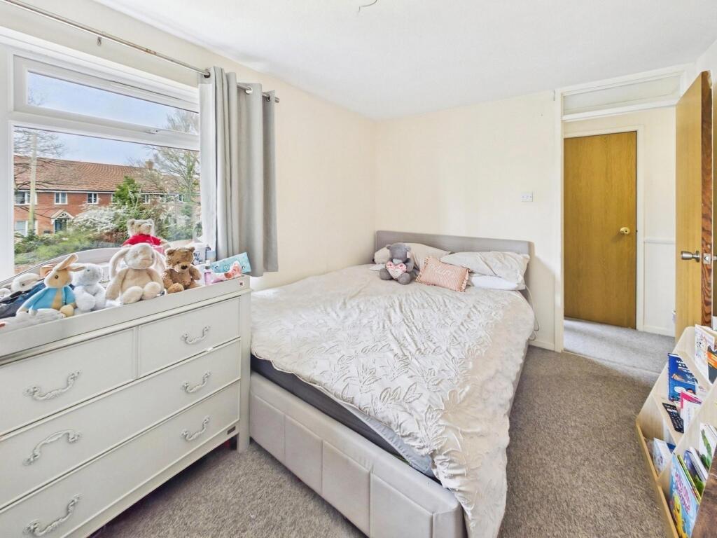 House in Eastleigh, Old Netley, Bursledon - View 4