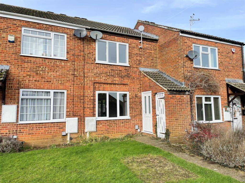 Main image of property: Hornbeam Close, Leighton Buzzard