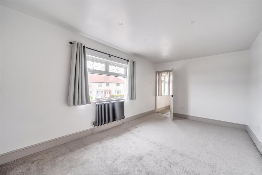 Albert Road, Oulton, Leeds, West Yorkshire photo 4