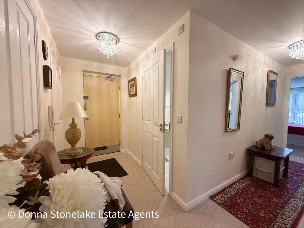 Apartment in Newport - View 4