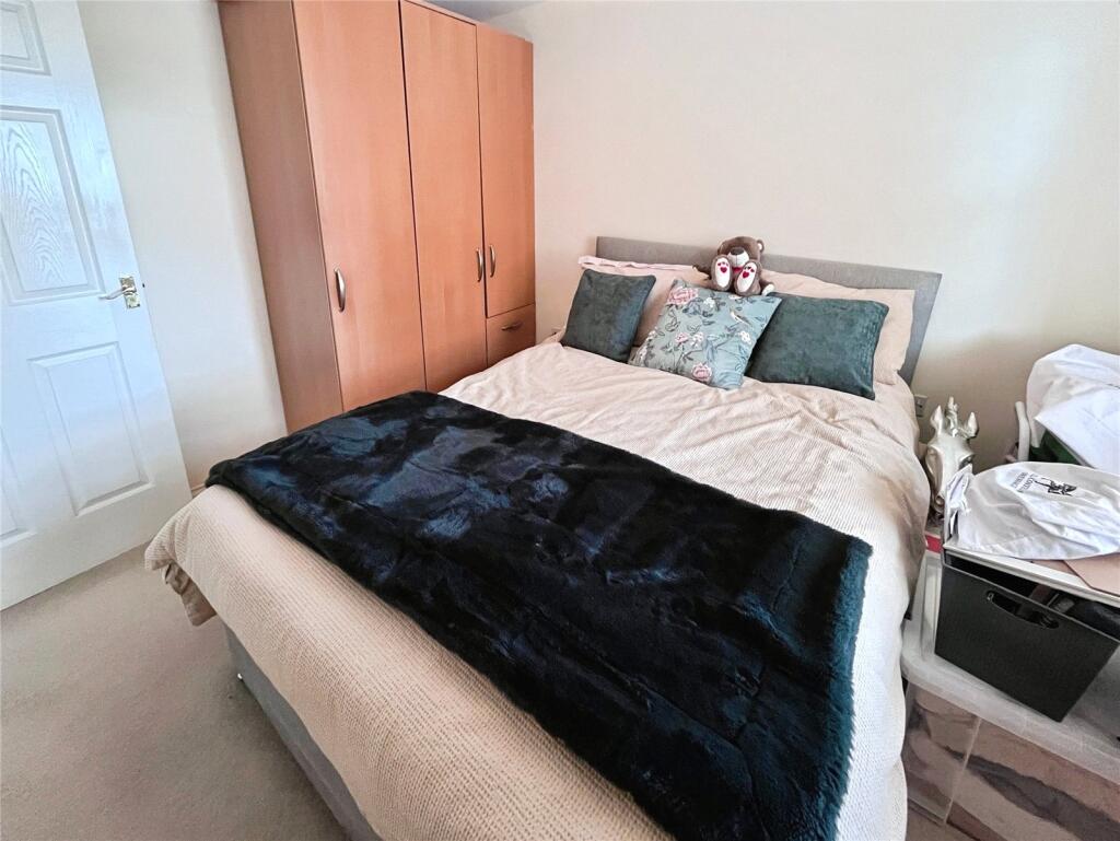 Apartment in Ashfield, Butlers Hill, Hucknall - View 6