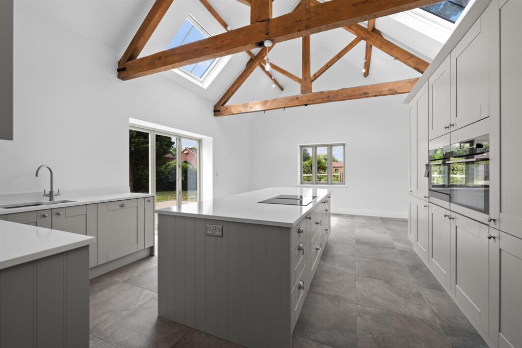 Castle View Road, Easthorpe - More