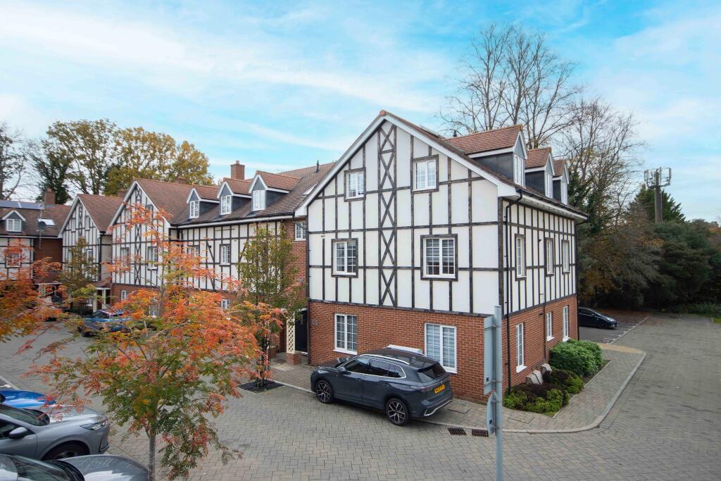Main image of property: Grange Road, Chalfont St Peter, Gerrards Cross