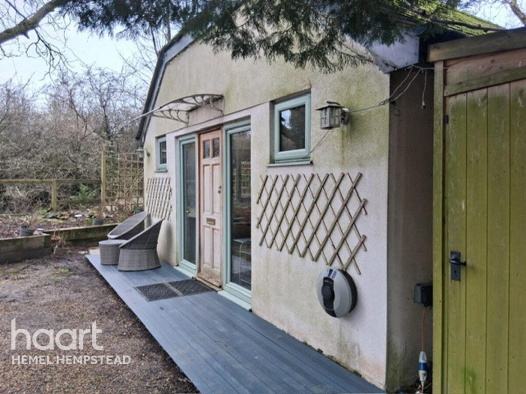 Main image of property: Kennel Cottages, Hemel hempstead