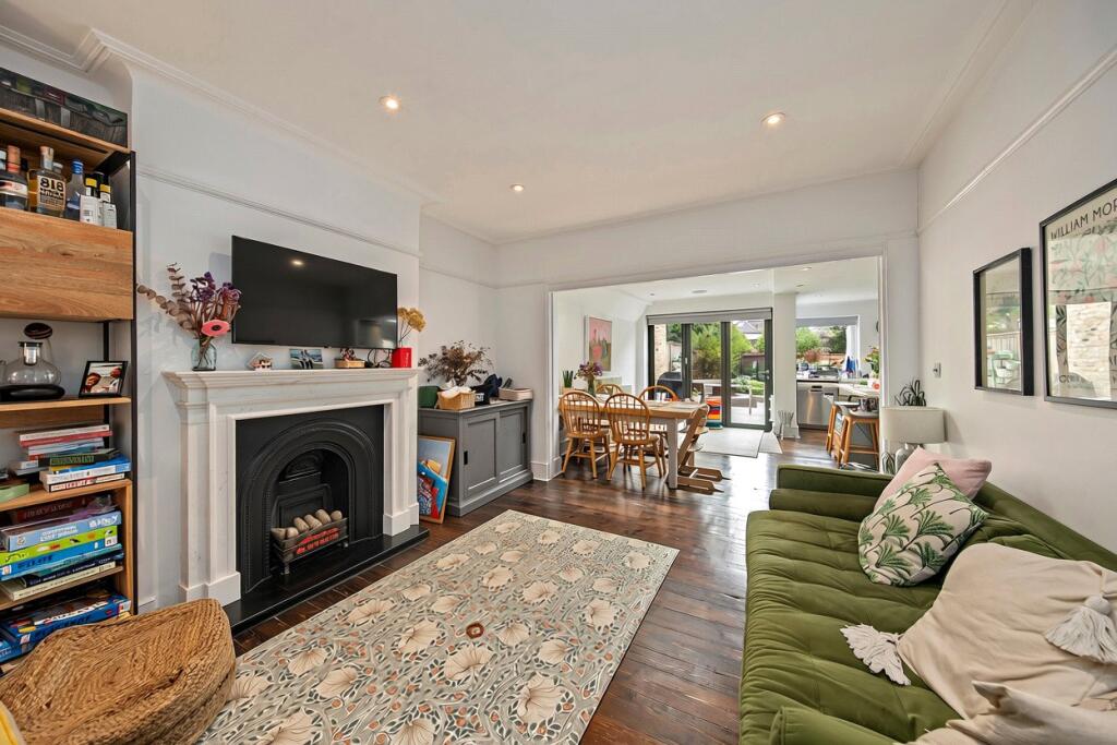 House in Twickenham - View 3