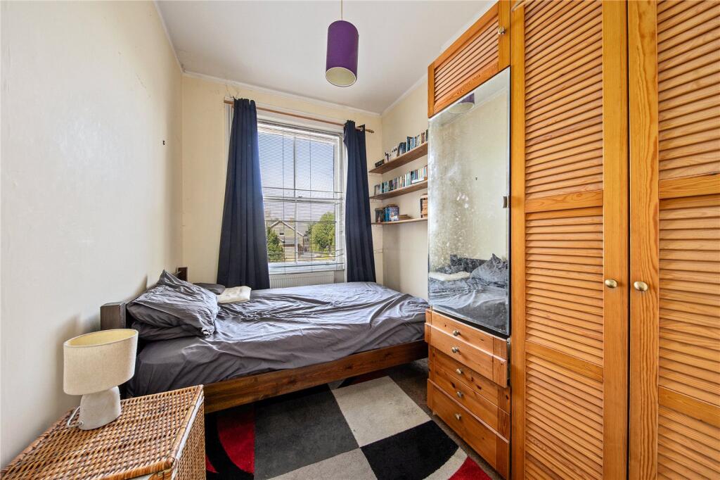 Apartment in Richmond, Kew - View 4