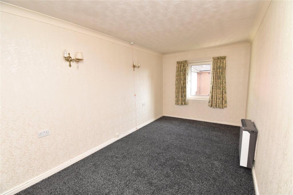 Apartment in Darlington - View 4