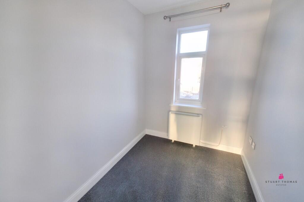 Apartment in Southend-on-Sea - View 4