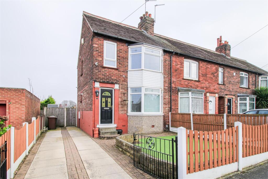 Main image of property: Oakwood Avenue, Wakefield