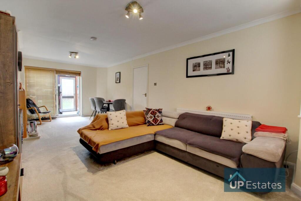 Pancras Close, Coventry photo 3