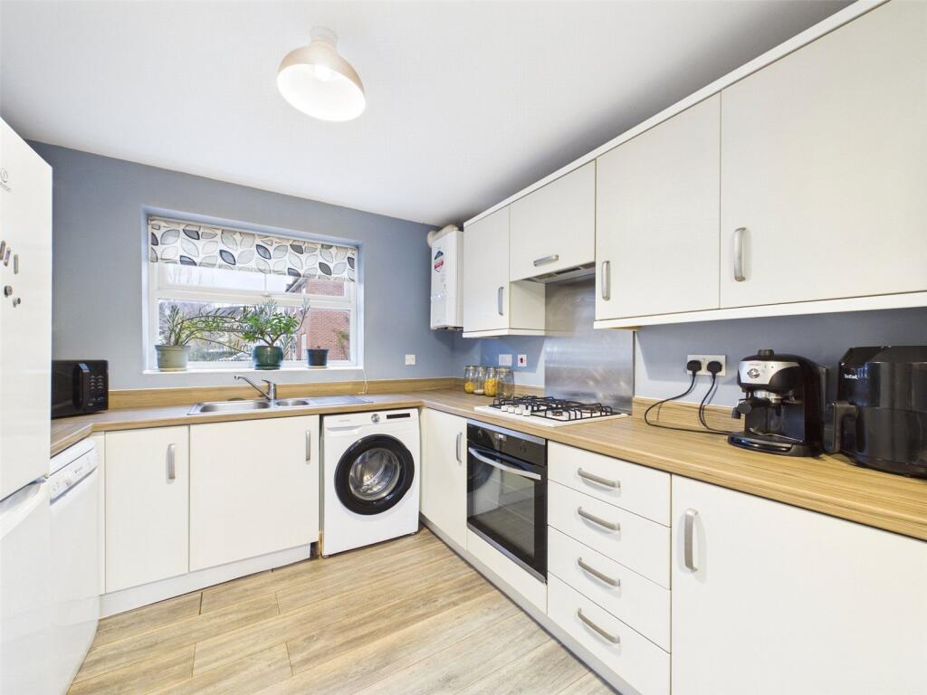 Fauld Drive Kingsway, Quedgeley, Gloucester, Gloucestershire, GL2 photo 2