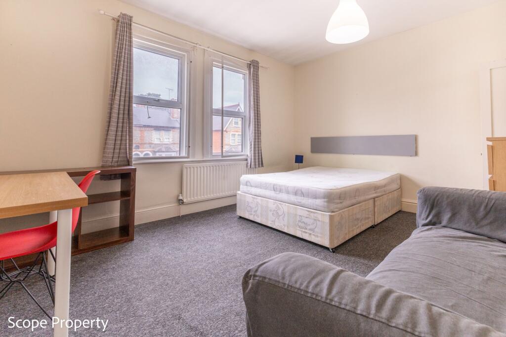 Main image of property: Room 3, London Road, Reading, RG1