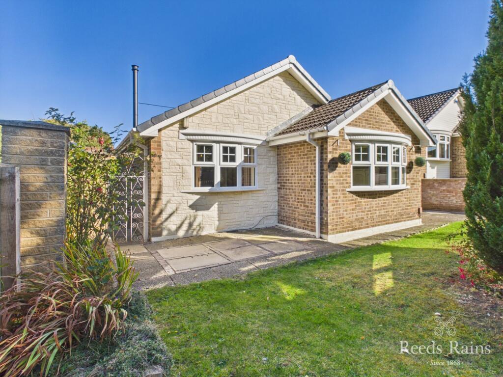 2-bed house on Aireborough Close, Stockton-on-Tees, Durham, TS19, £300,000