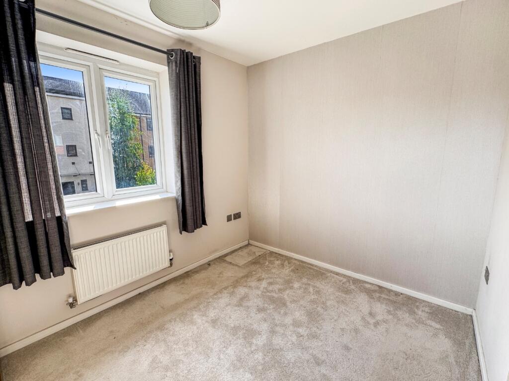 House in Dartford - More