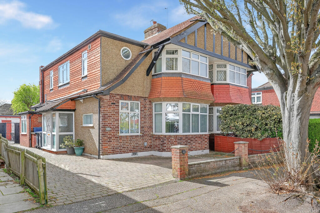Main image of property: Kenilworth Gardens, Loughton
