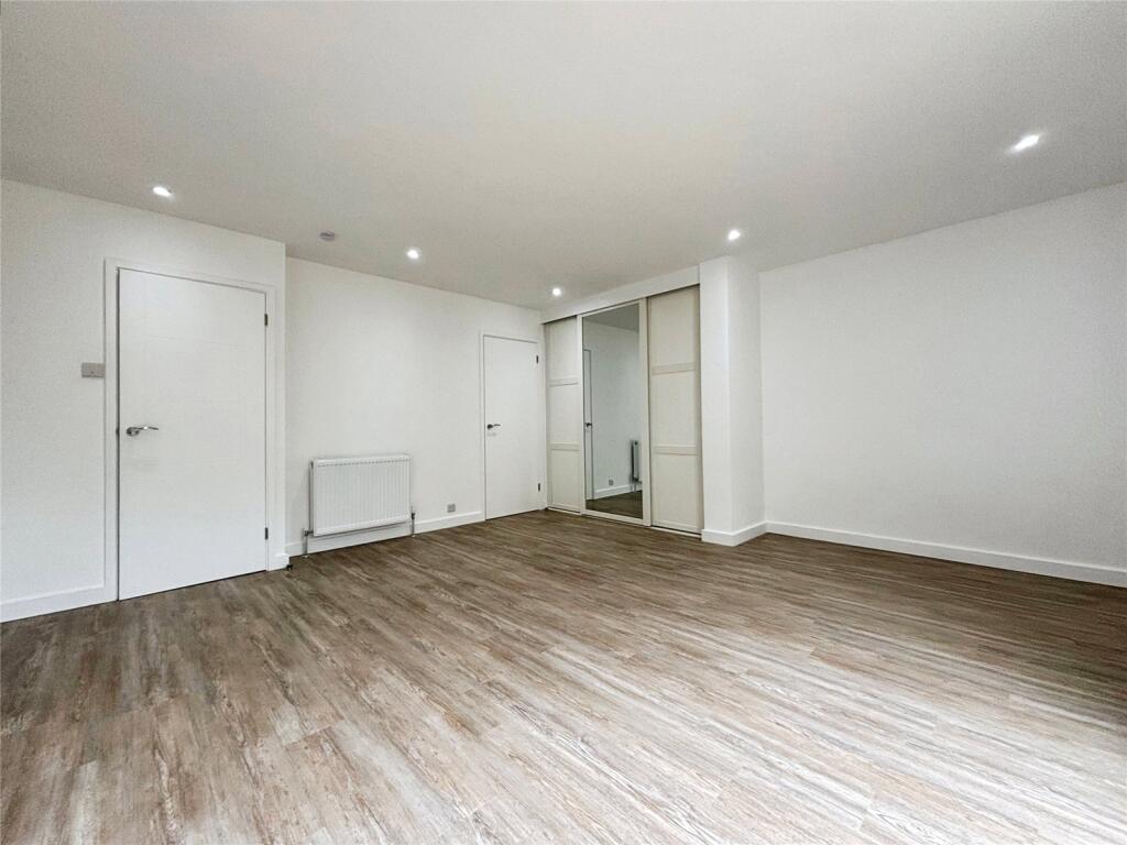 Tylers Place, Tilehurst, Reading photo 3