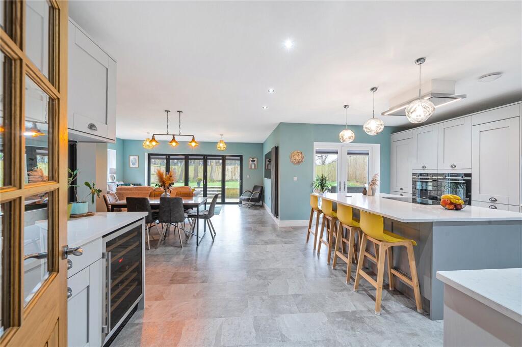 Oakroyd View, Birkenshaw, Bradford, West Yorkshire, BD11 photo 3