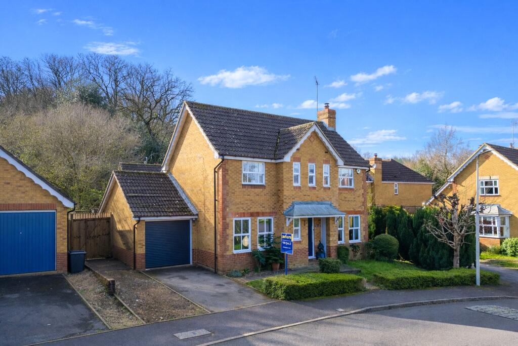 Main image of property: Meadowside, Tilehurst, Reading, Berkshire, RG31