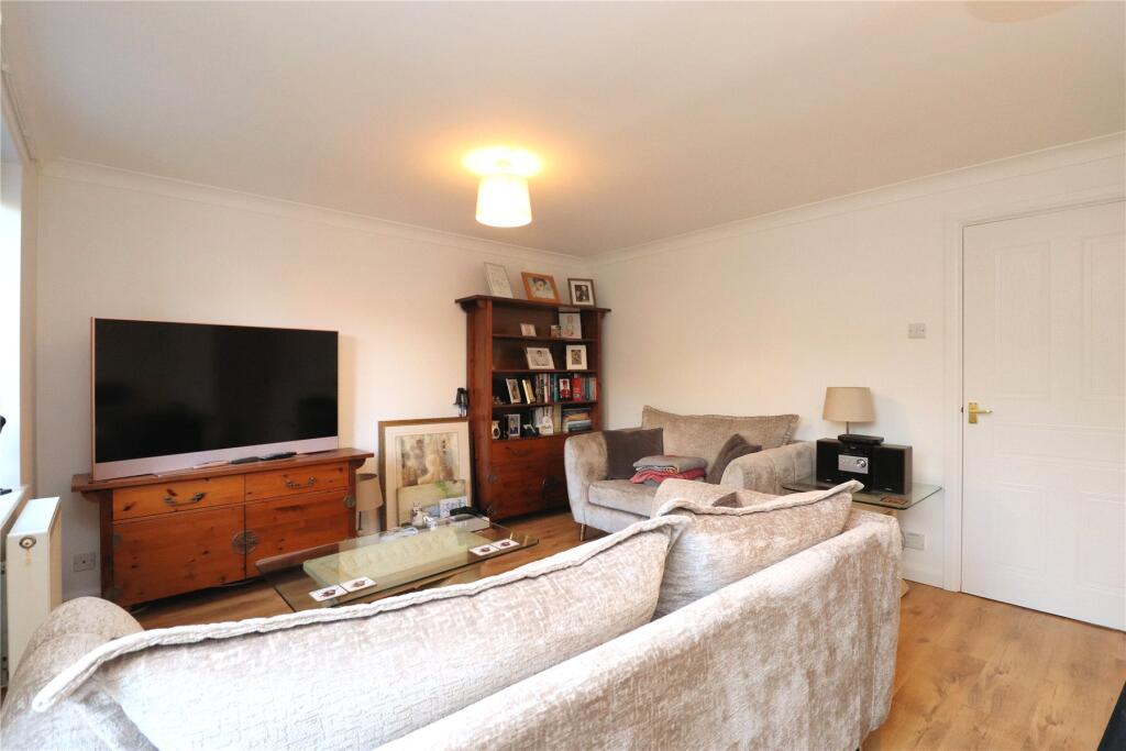 Hoebrook Close, Woking, Surrey, GU22 - View 6