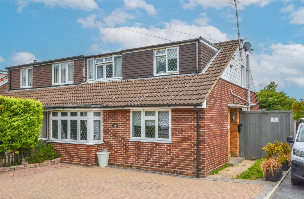 Main image of property: Victors Crescent, Hutton, Brentwood